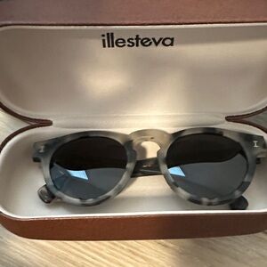 Illesteva Black and Gray Sunglasses